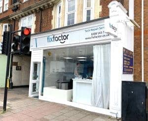 🎉 Celebrating a decade of tech repair excellence at Fixfactor! 🛠️